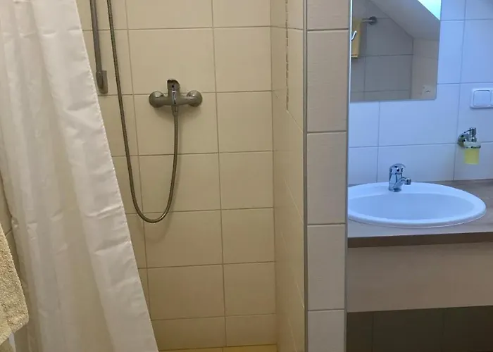 Kolo بيت ضيافة Prostredni Svince